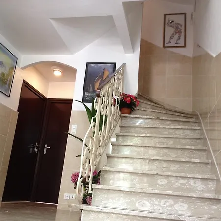 Paris Star Hotel